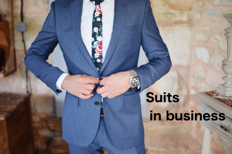 ビジネスにおけるスーツ